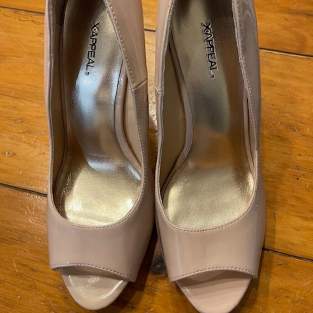 XAppeal Nude High Heels size 8.5
